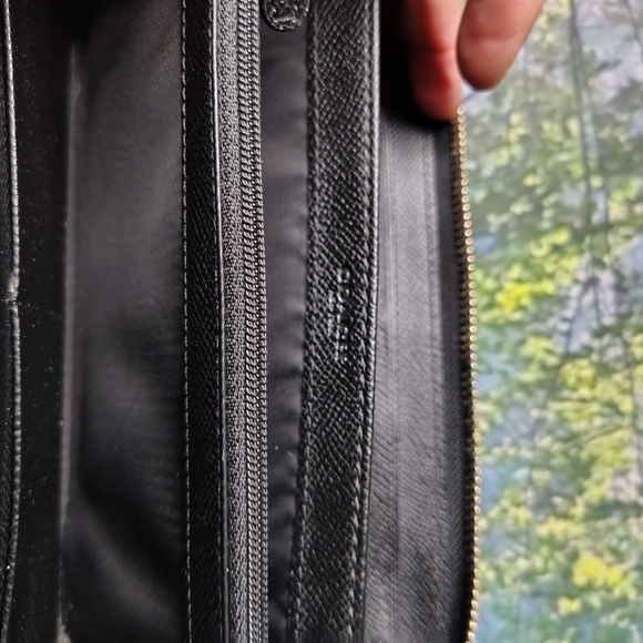 Coach New York Black Zip Around Accordion Wallet with Gold Studs - Picture 11 of 12